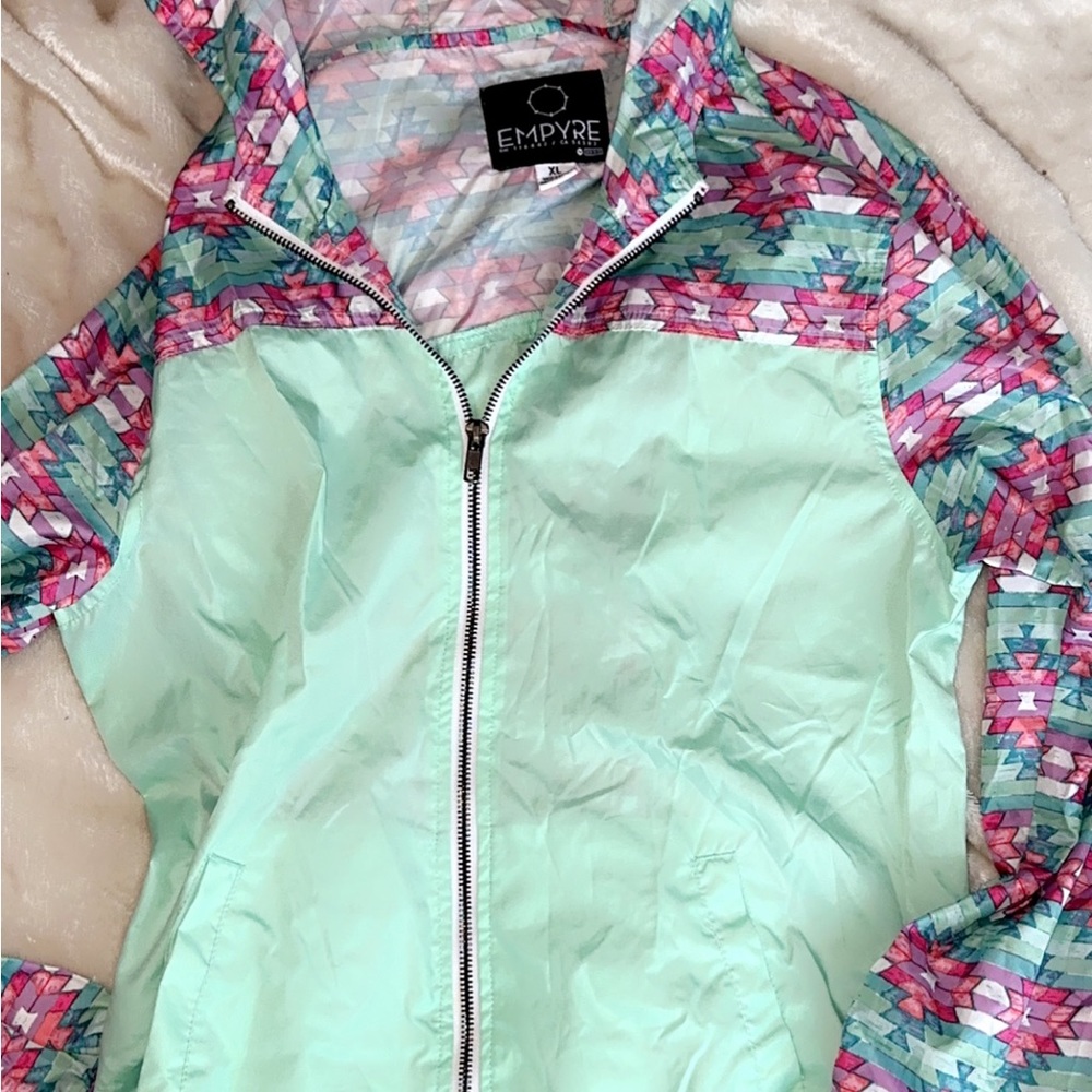 Empyre wind breaker